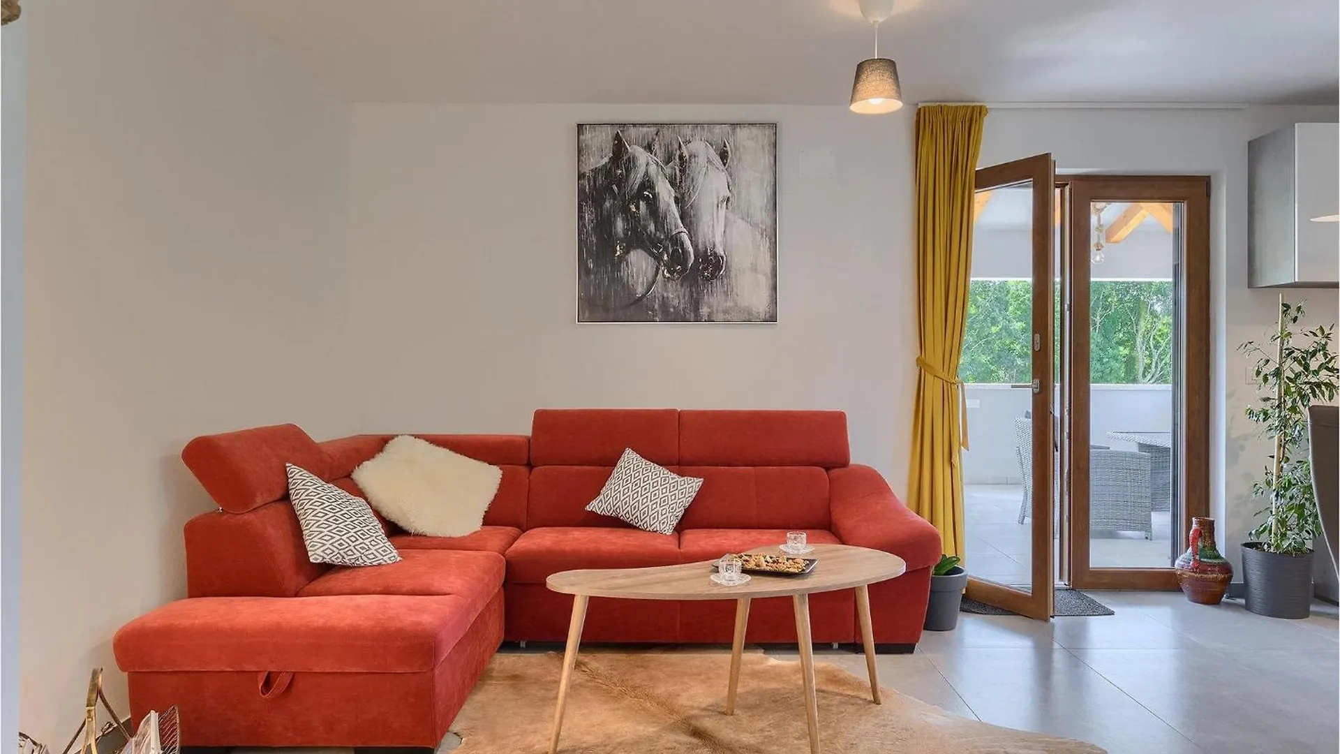 Villa Lora Potpican 0*,