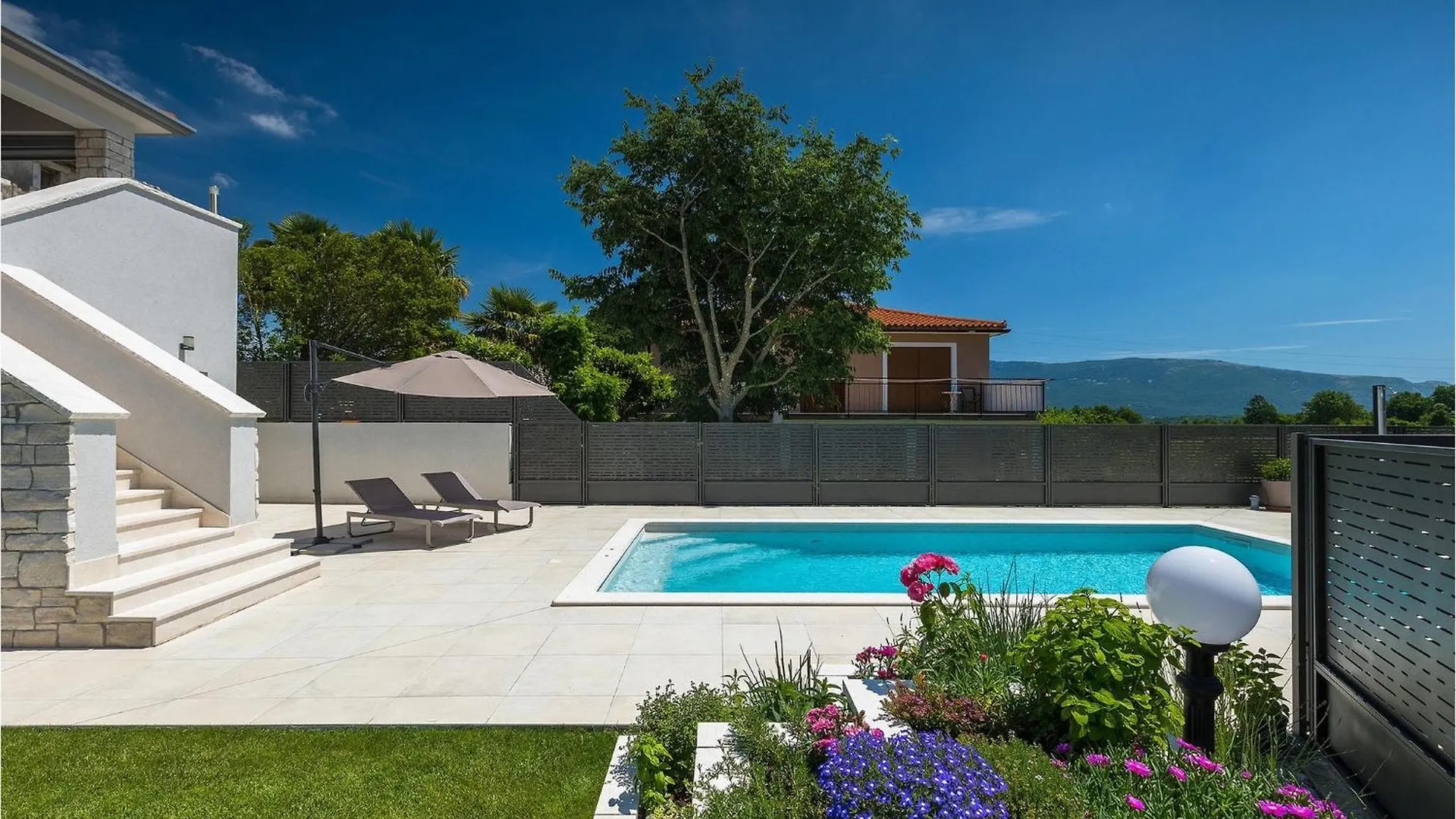 Villa Lora Potpican