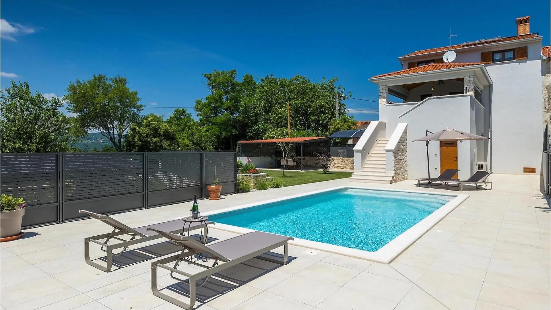 Villa Lora Potpican