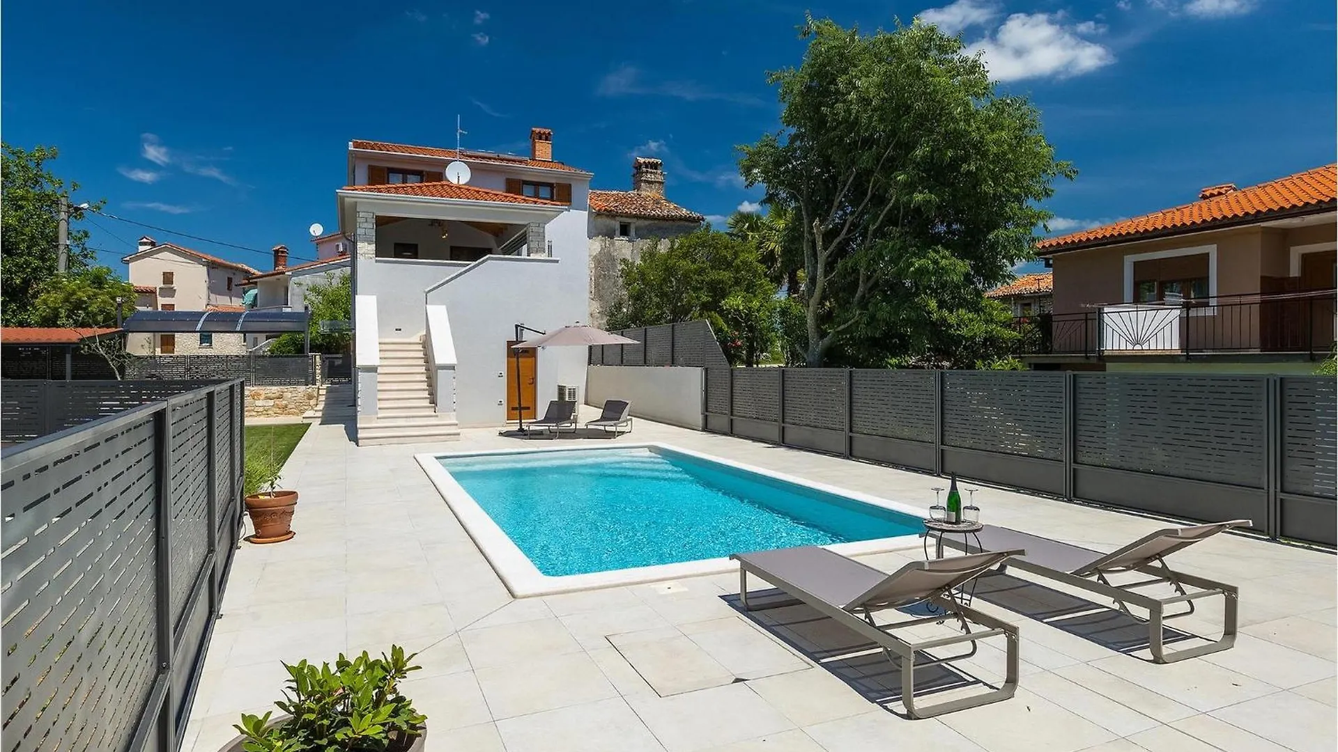 Villa Lora Potpican 0*,  Croatia